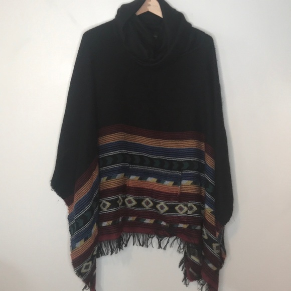 Steve Madden Sweaters - STEVE MADDEN Southwest blanket poncho